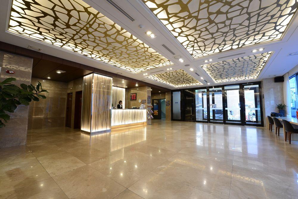 Travelodge Myeongdong City Hall Seoul Exterior photo